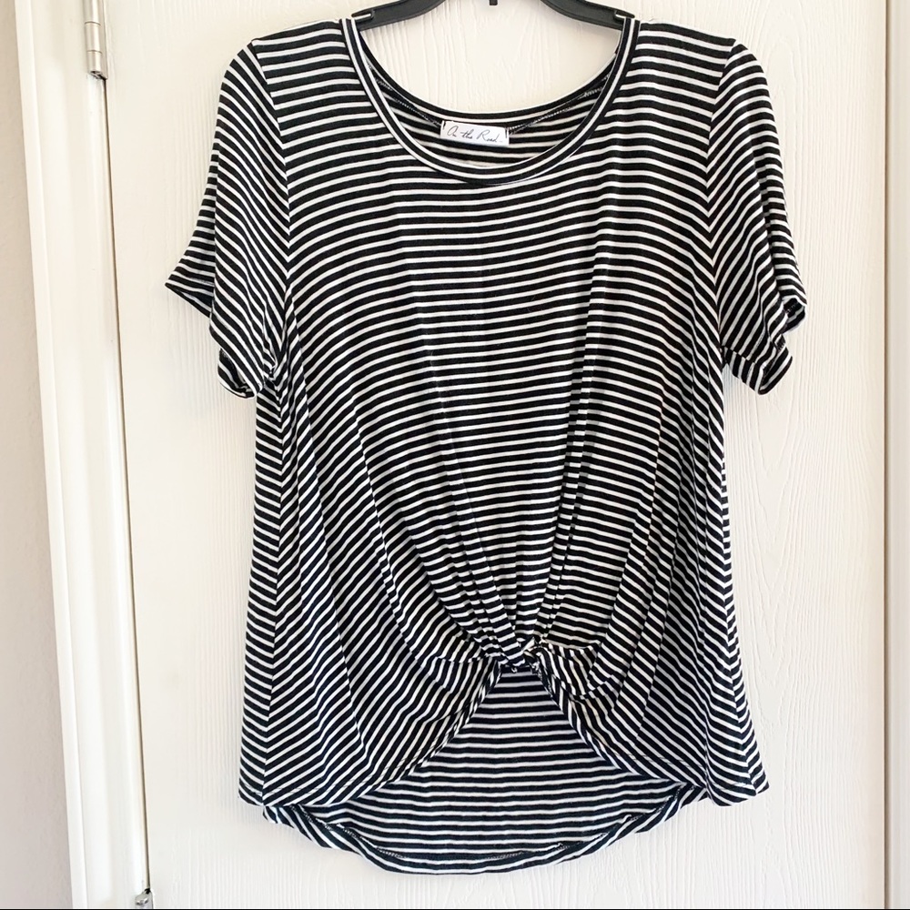 On the Road Black and White Short Sleeve Striped Twist Front Tie Top S